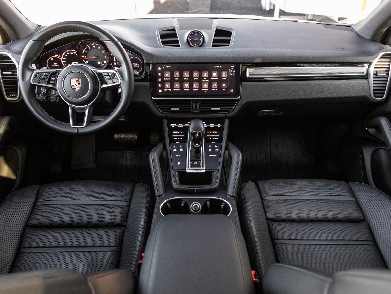 2022 Porsche Cayenne Cayenne Platinum Edition (MY22)