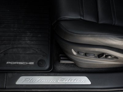 2022 Porsche Cayenne Cayenne Platinum Edition (MY22)