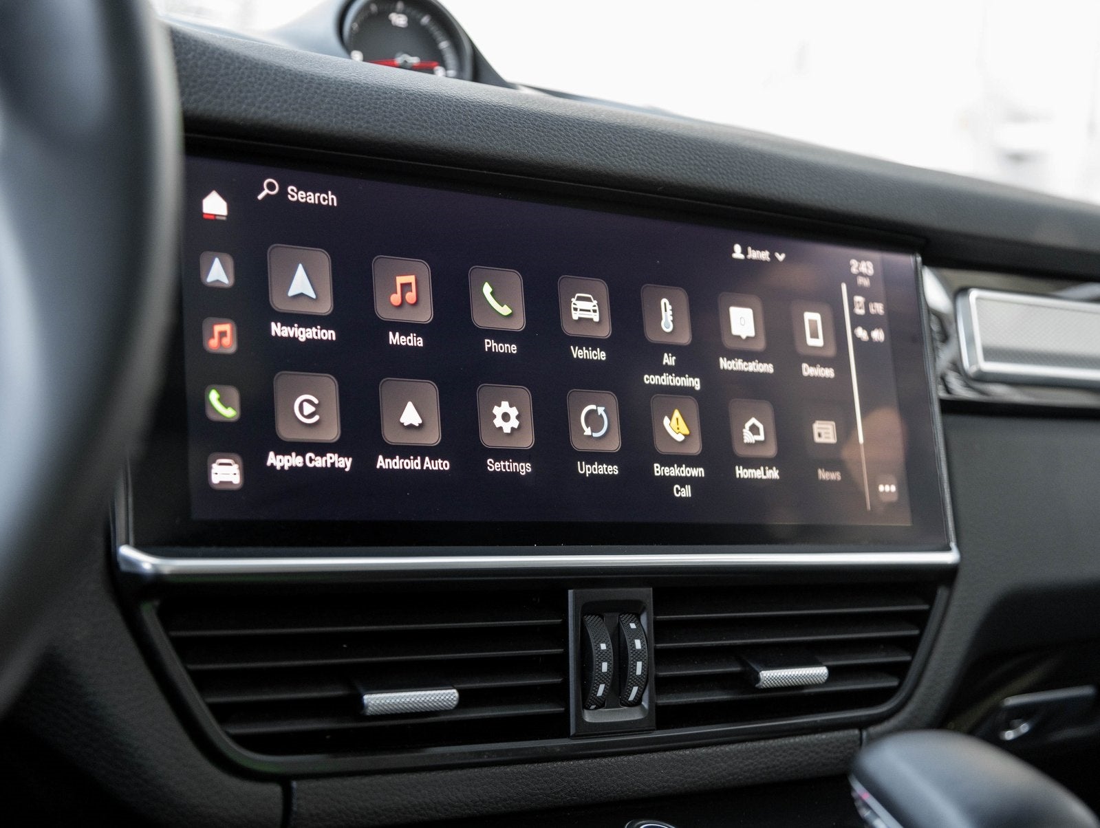 2022 Porsche Cayenne Cayenne Platinum Edition (MY22)