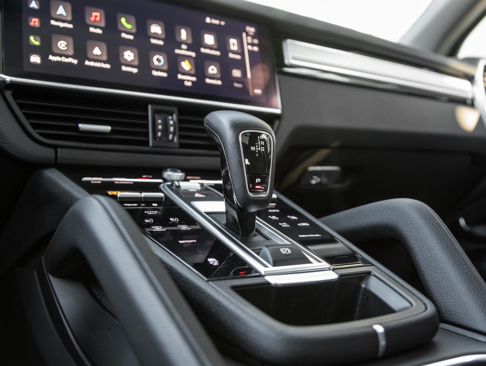 2022 Porsche Cayenne Cayenne Platinum Edition (MY22)