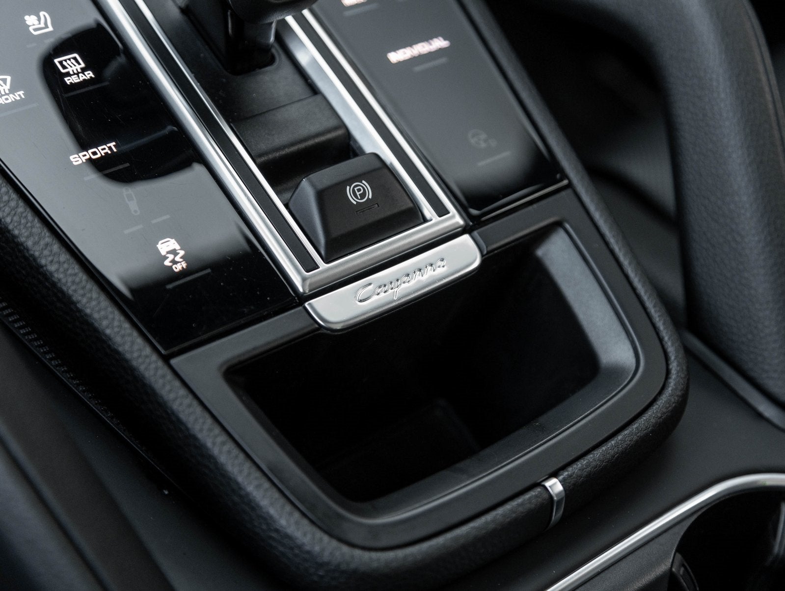 2022 Porsche Cayenne Cayenne Platinum Edition (MY22)