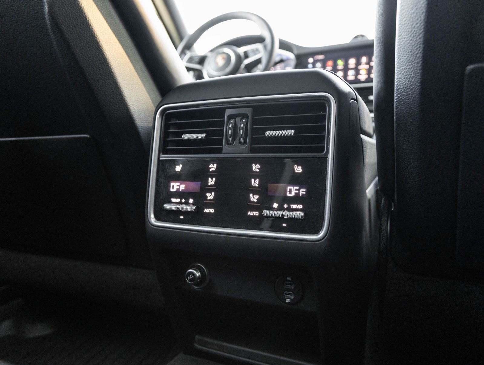 2022 Porsche Cayenne Cayenne Platinum Edition (MY22)