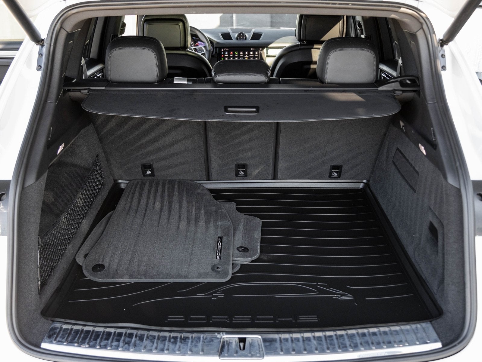 2022 Porsche Cayenne Cayenne Platinum Edition (MY22)