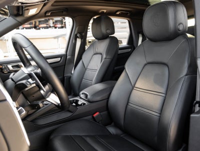 2022 Porsche Cayenne Cayenne Platinum Edition (MY22)