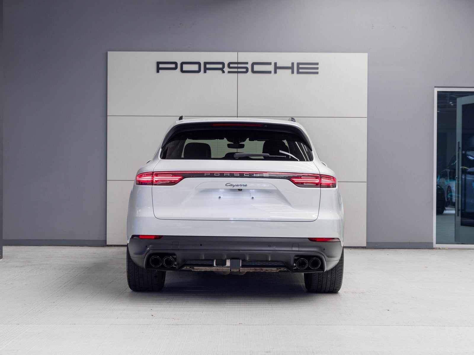 2022 Porsche Cayenne Cayenne Platinum Edition (MY22)