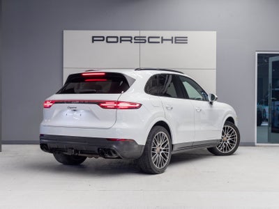 2022 Porsche Cayenne Cayenne Platinum Edition (MY22)