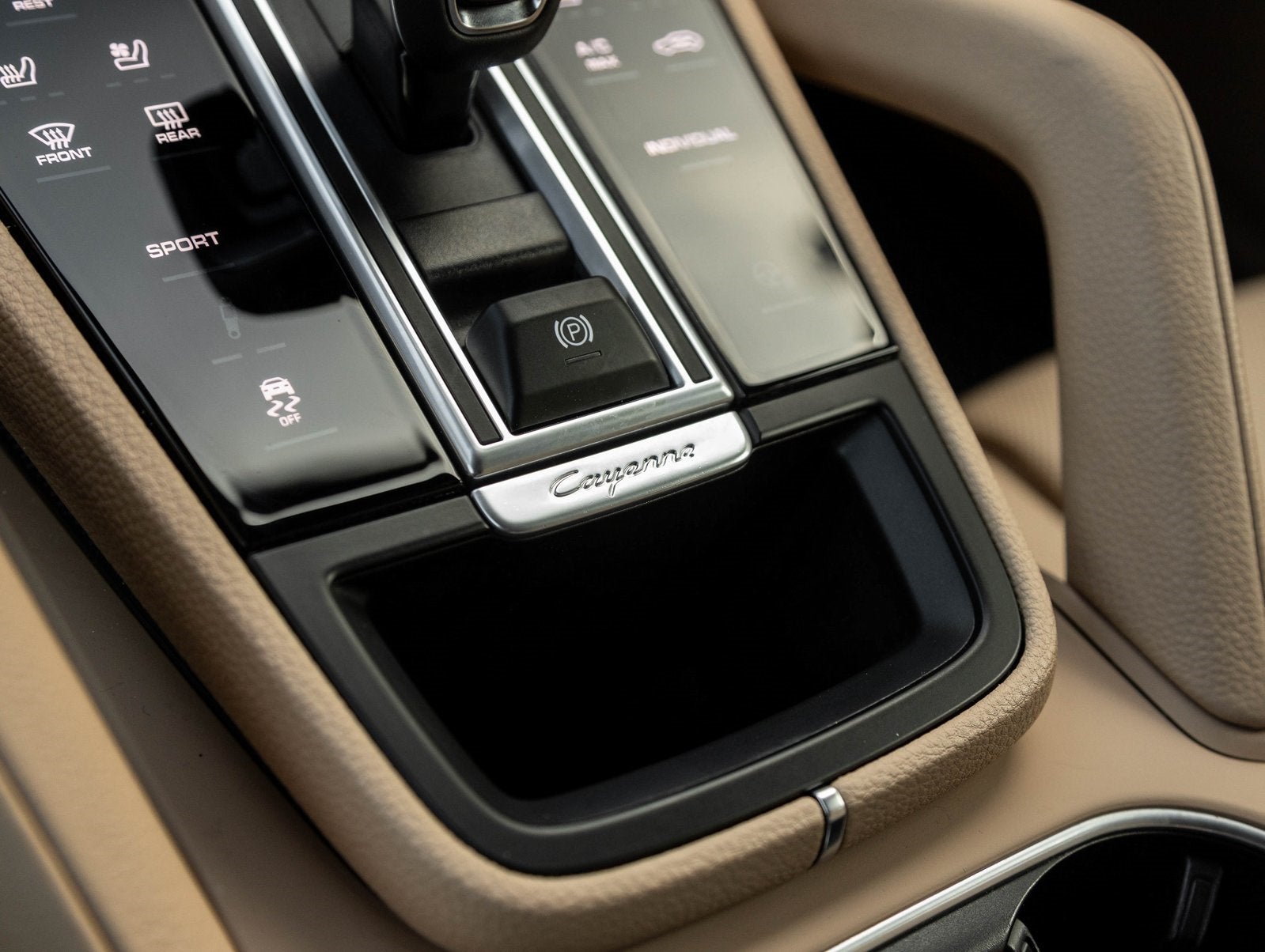 2023 Porsche Cayenne Cayenne Platinum Edition (MY23)