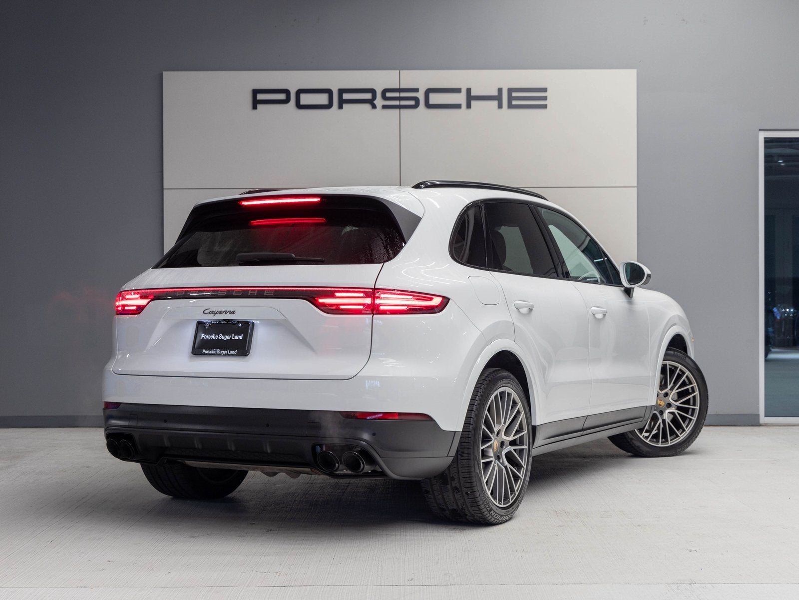 2023 Porsche Cayenne Cayenne Platinum Edition (MY23)