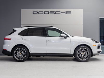 2023 Porsche Cayenne Cayenne Platinum Edition (MY23)