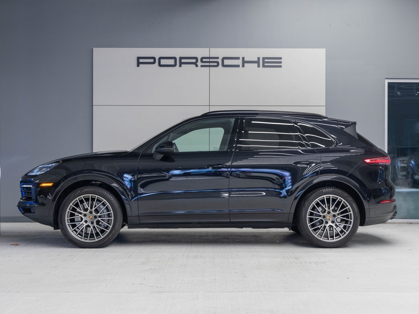 2022 Porsche Cayenne Cayenne Platinum Edition (MY22)