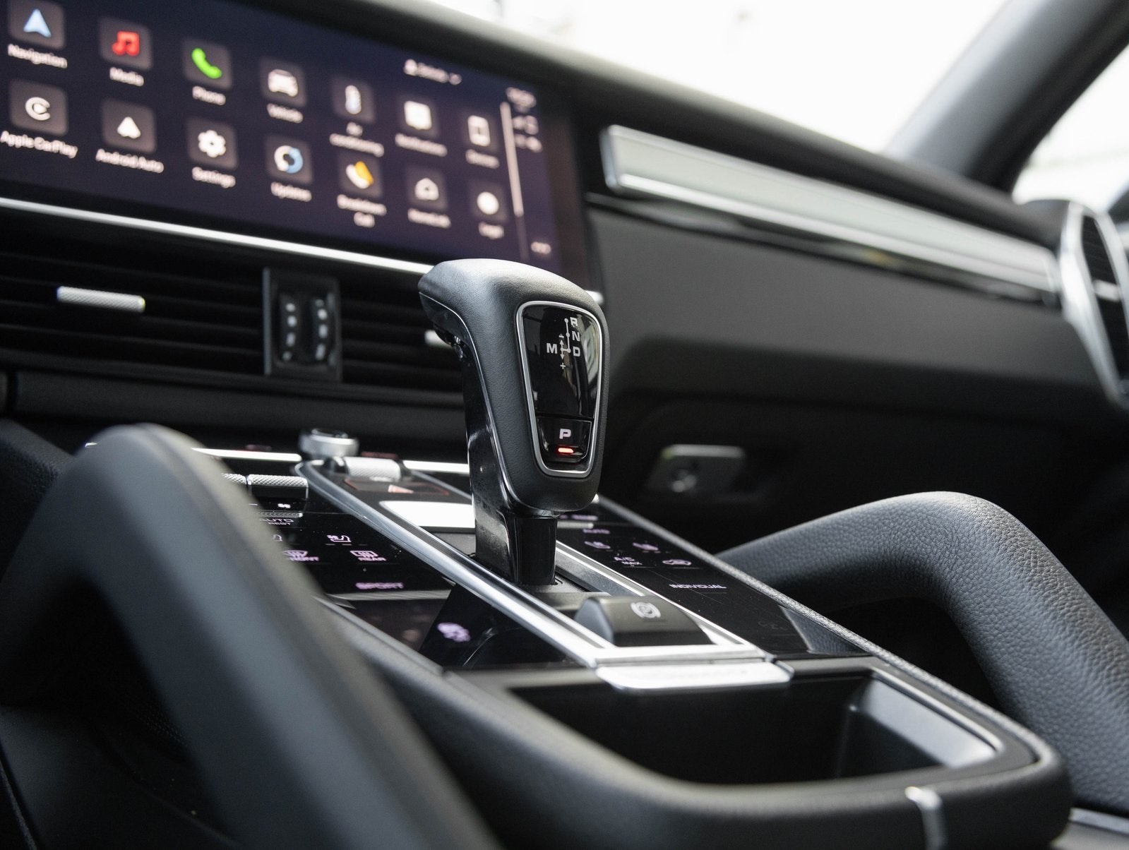 2022 Porsche Cayenne Cayenne Platinum Edition (MY22)