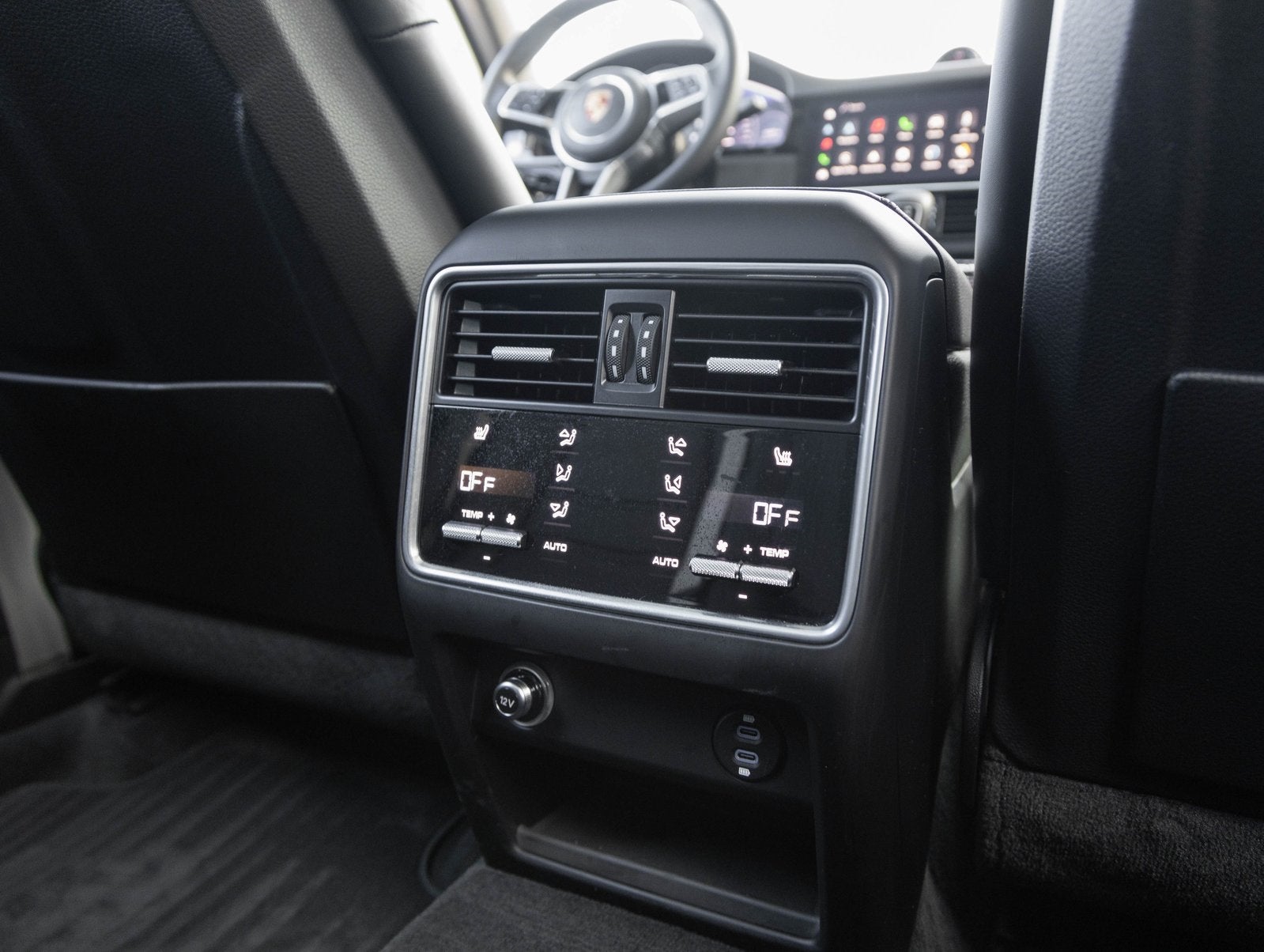 2022 Porsche Cayenne Cayenne Platinum Edition (MY22)