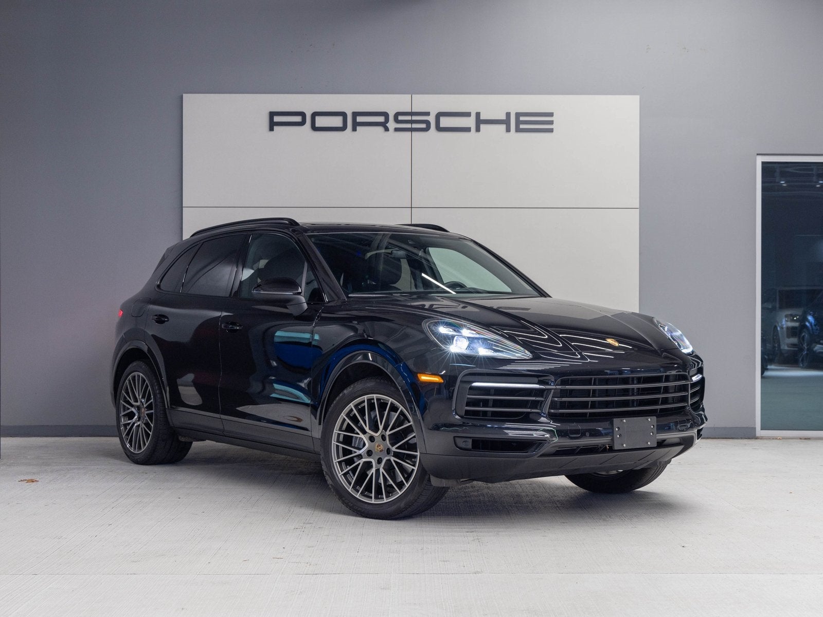 2022 Porsche Cayenne Cayenne Platinum Edition (MY22)