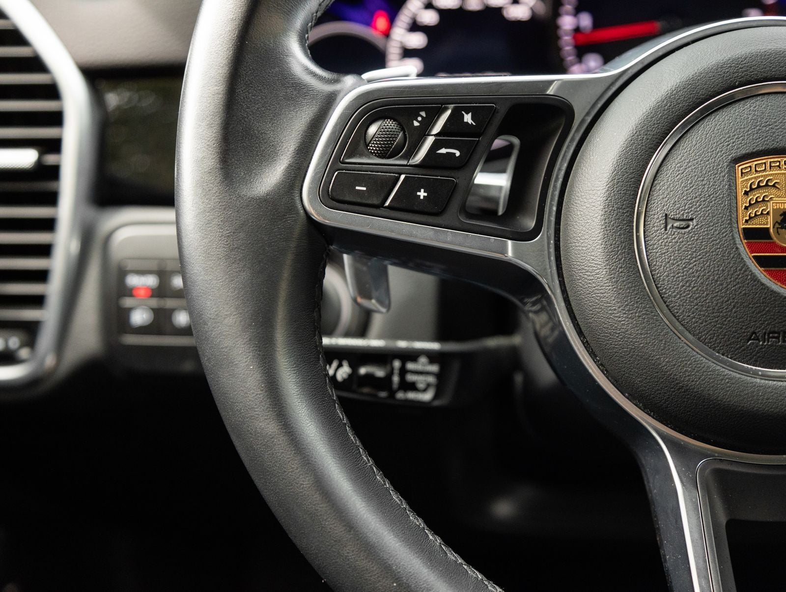 2023 Porsche Cayenne Cayenne Platinum Edition