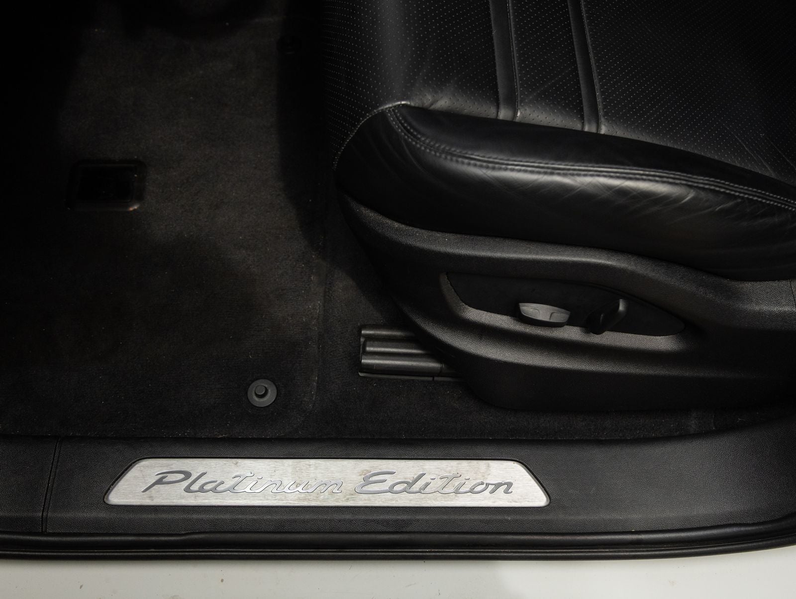 2023 Porsche Cayenne Cayenne Platinum Edition
