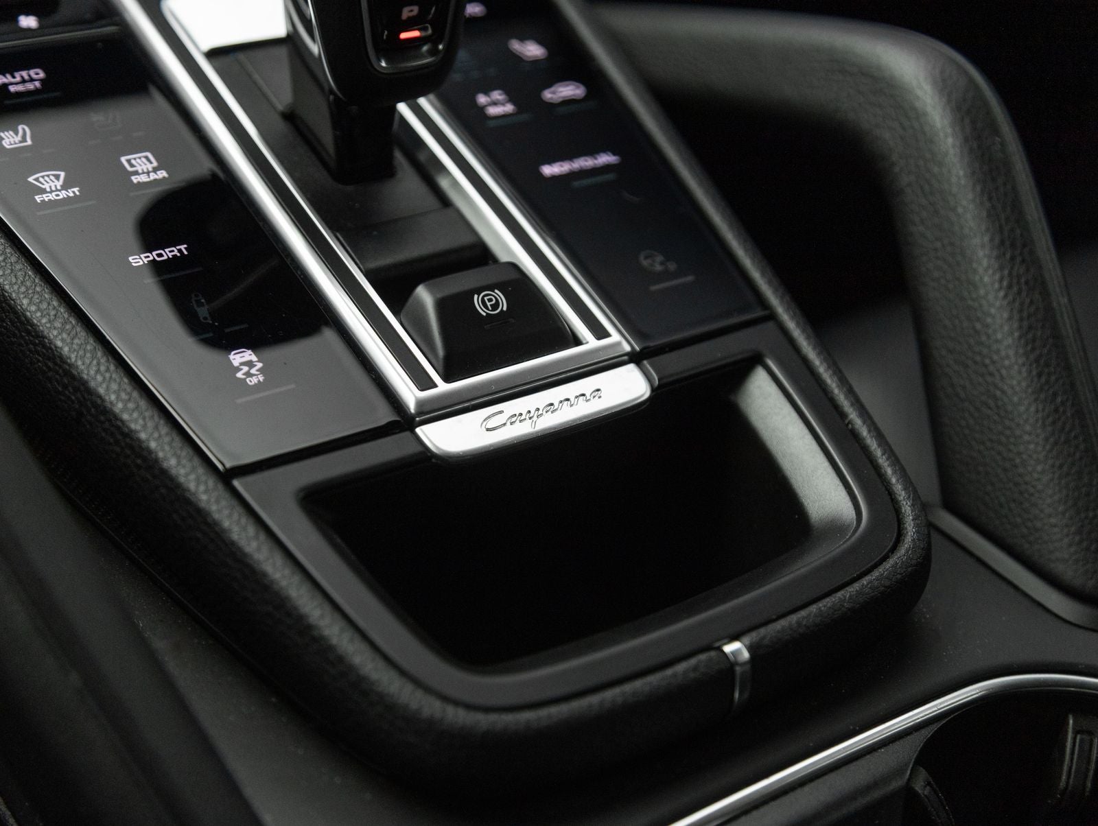 2023 Porsche Cayenne Cayenne Platinum Edition
