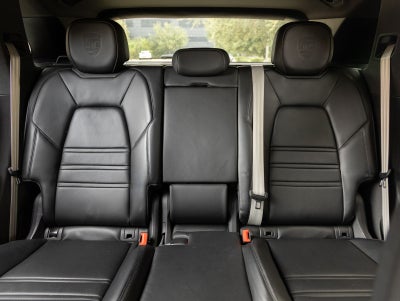 2023 Porsche Cayenne Cayenne Platinum Edition