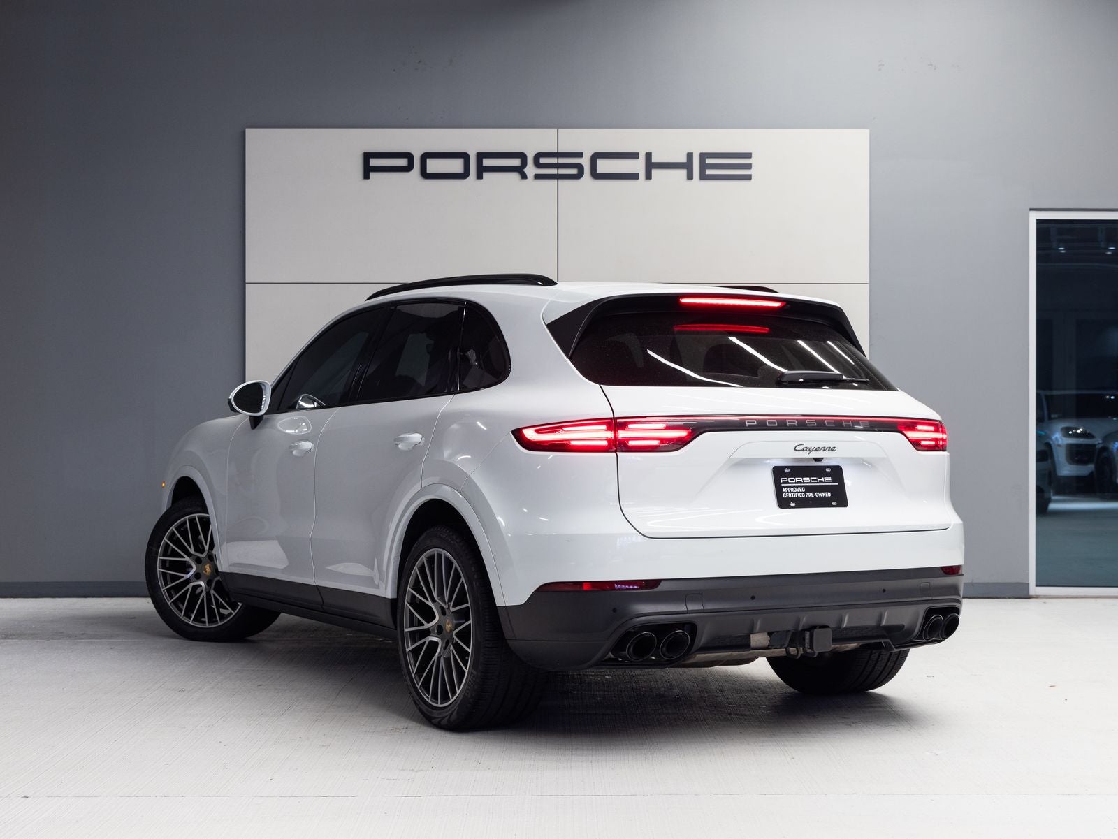 2023 Porsche Cayenne Cayenne Platinum Edition