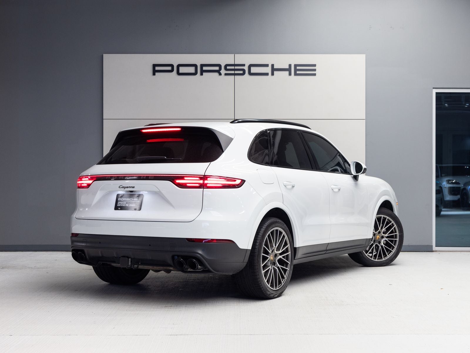 2023 Porsche Cayenne Cayenne Platinum Edition