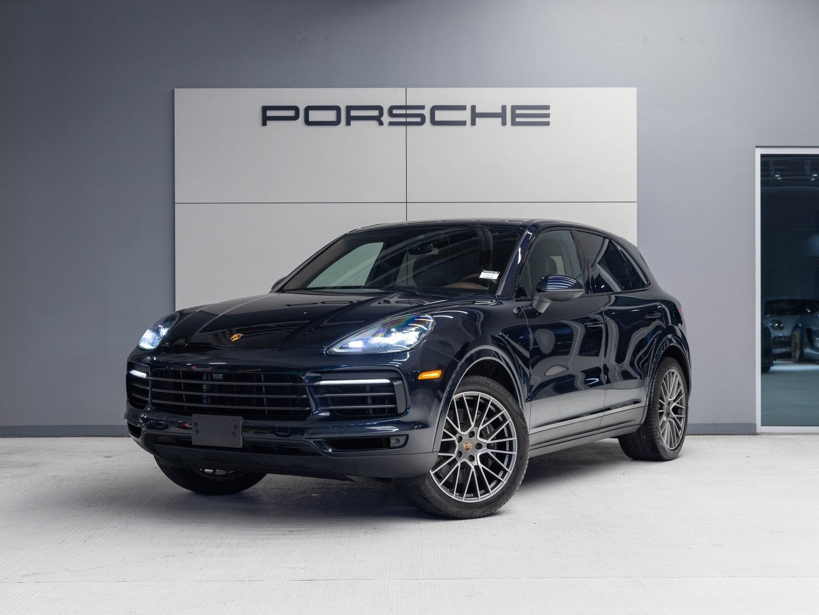 2023 Porsche Cayenne Cayenne Platinum Edition (MY23)