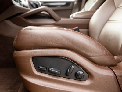 2023 Porsche Cayenne Cayenne Platinum Edition (MY23)