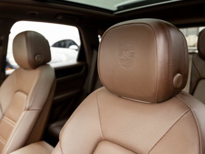 2023 Porsche Cayenne Cayenne Platinum Edition (MY23)