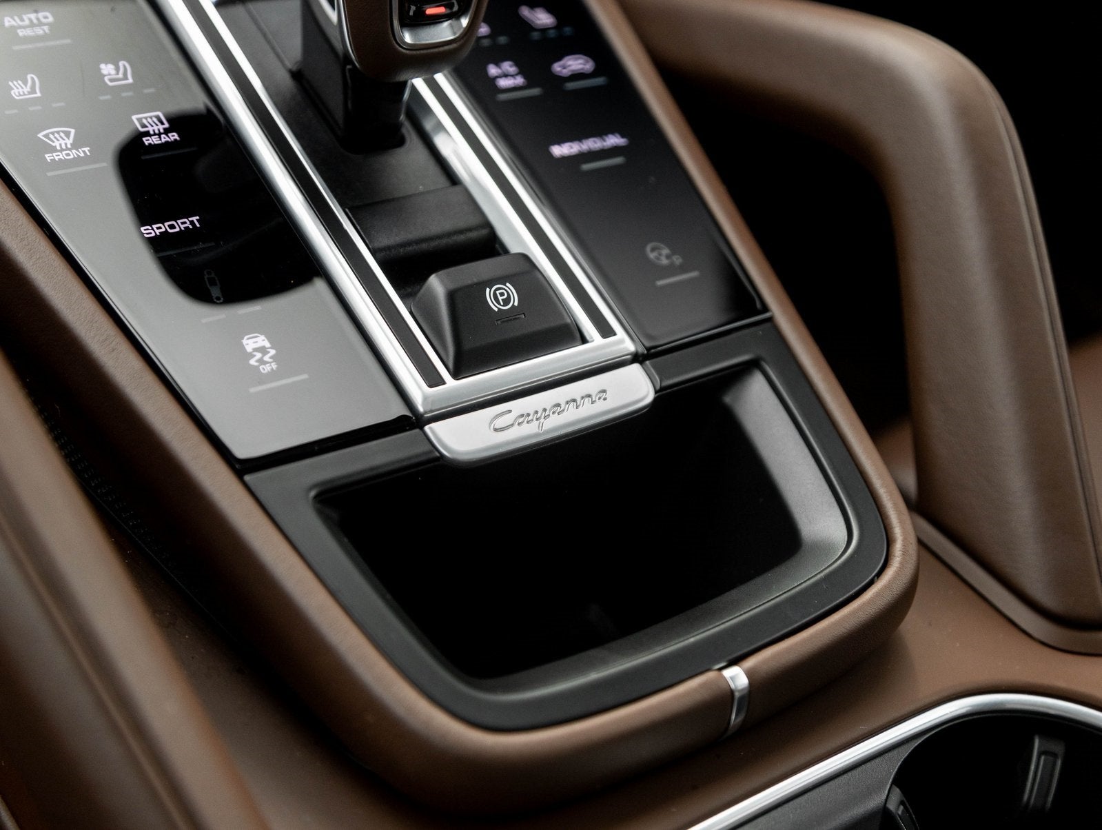 2023 Porsche Cayenne Cayenne Platinum Edition (MY23)