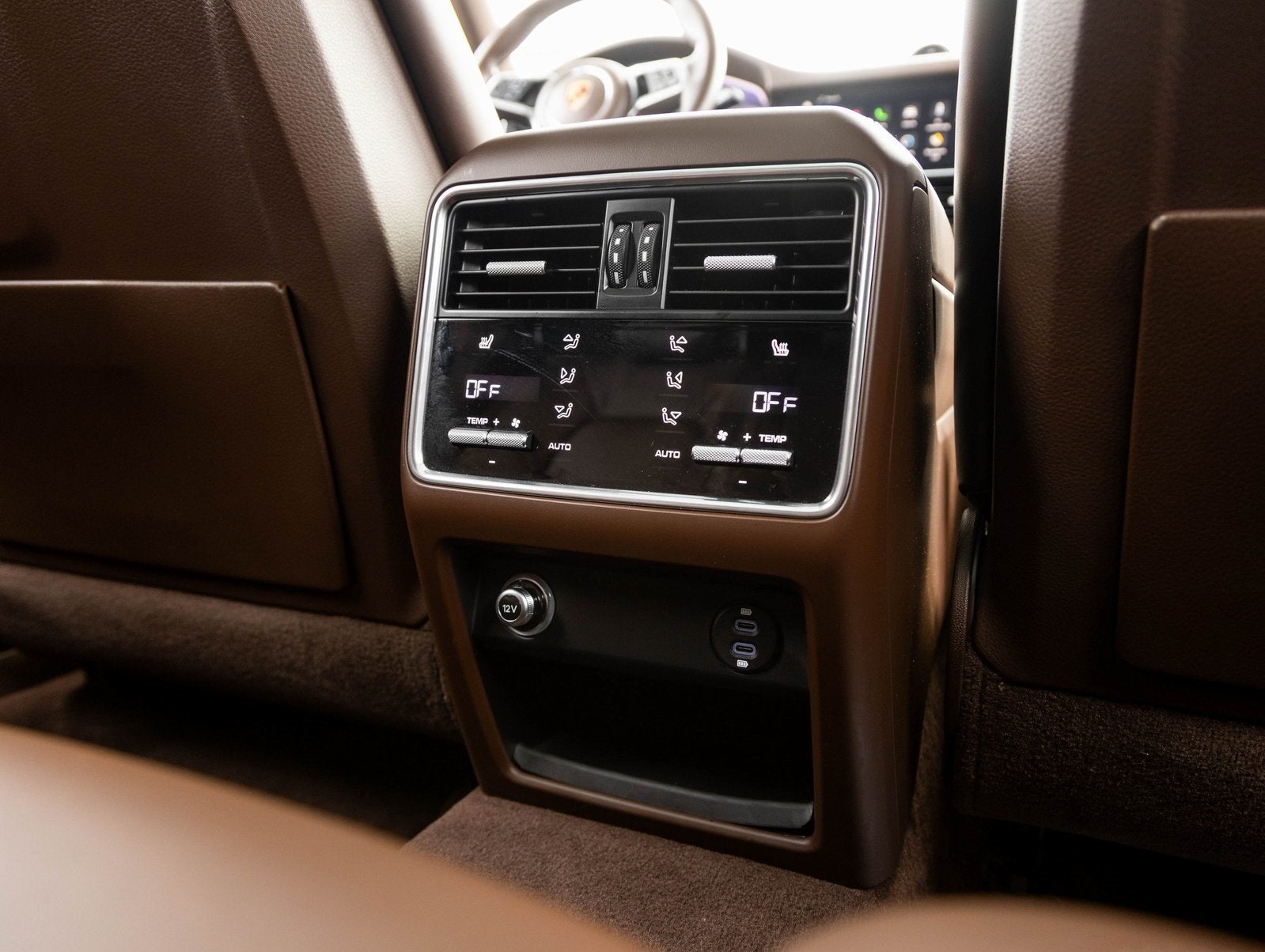 2023 Porsche Cayenne Cayenne Platinum Edition (MY23)