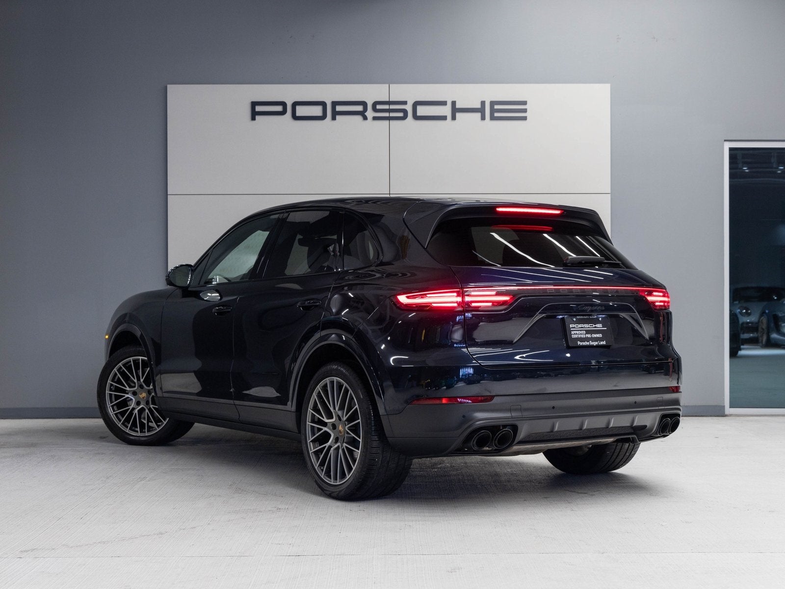2023 Porsche Cayenne Cayenne Platinum Edition (MY23)