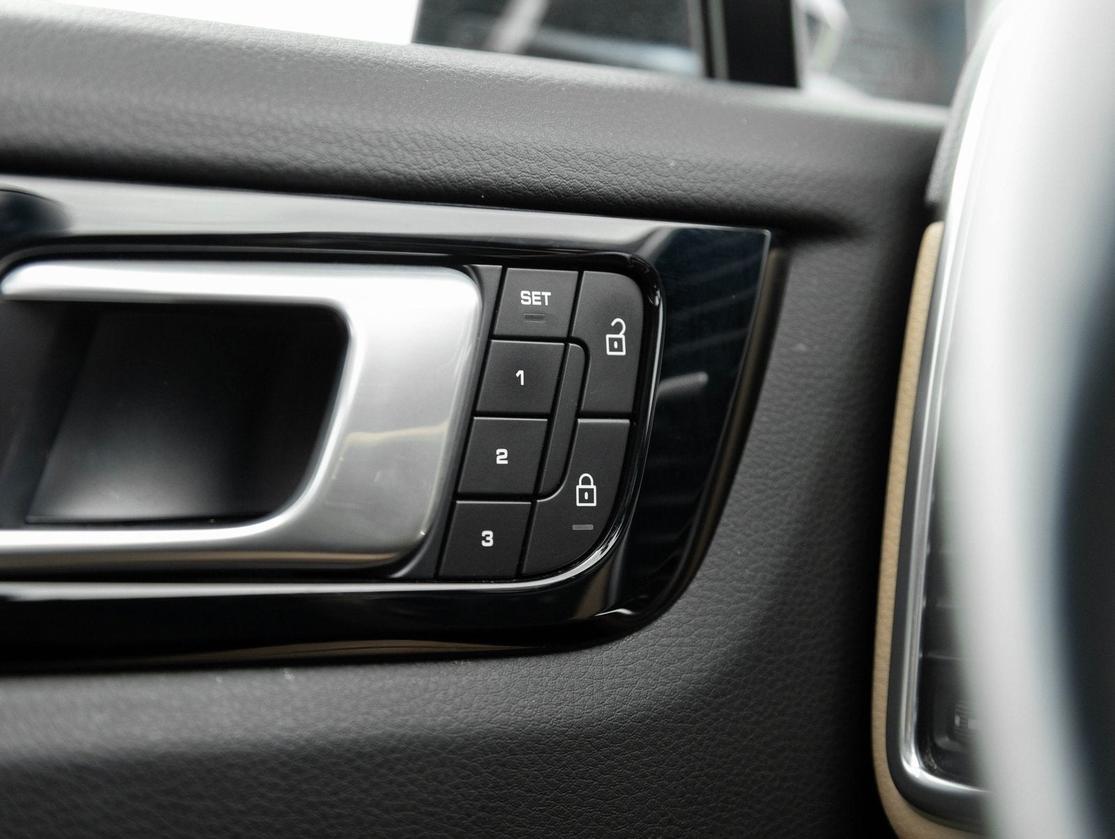 2022 Porsche Cayenne Cayenne Platinum Edition (MY22)