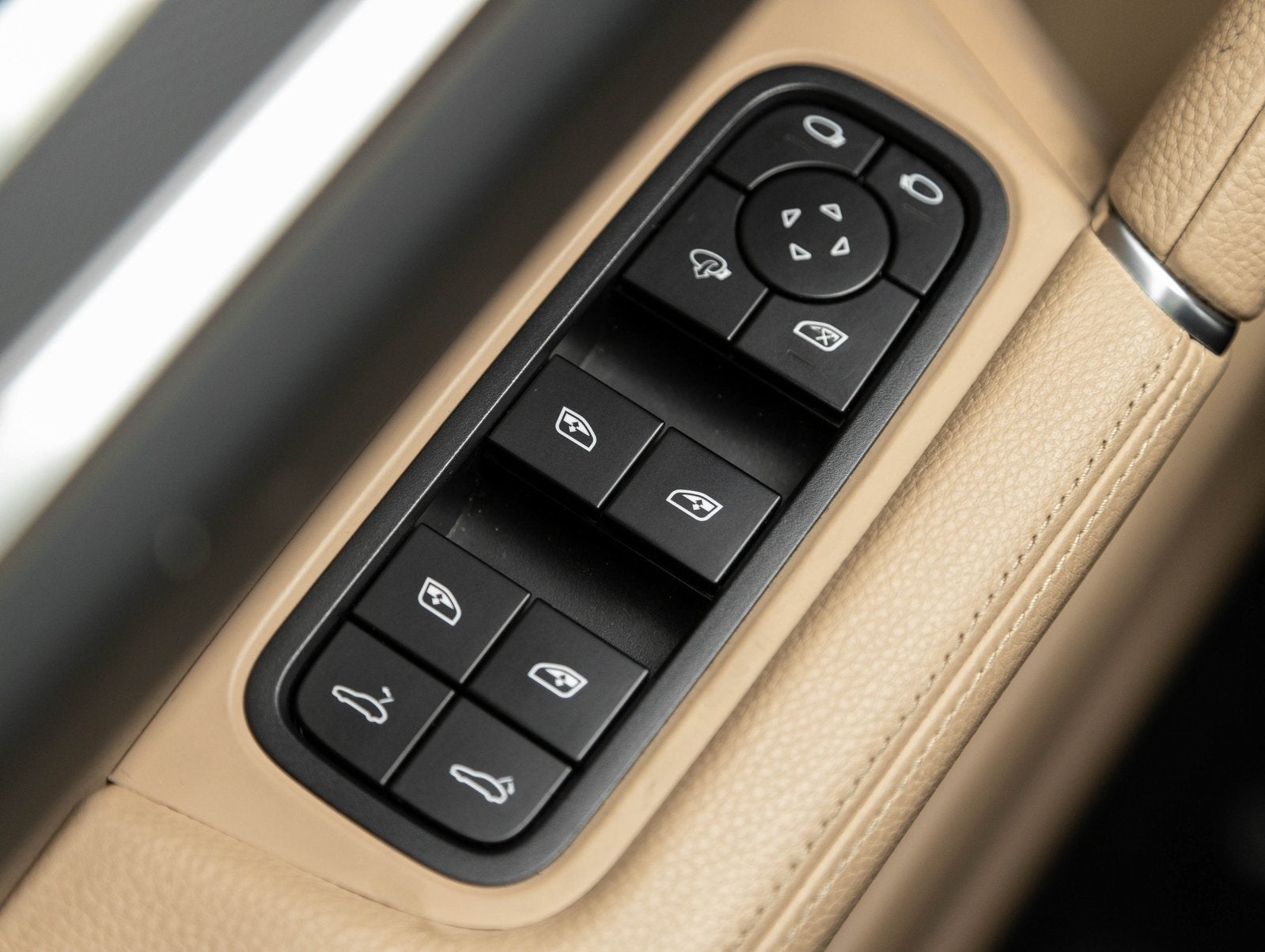 2022 Porsche Cayenne Cayenne Platinum Edition (MY22)