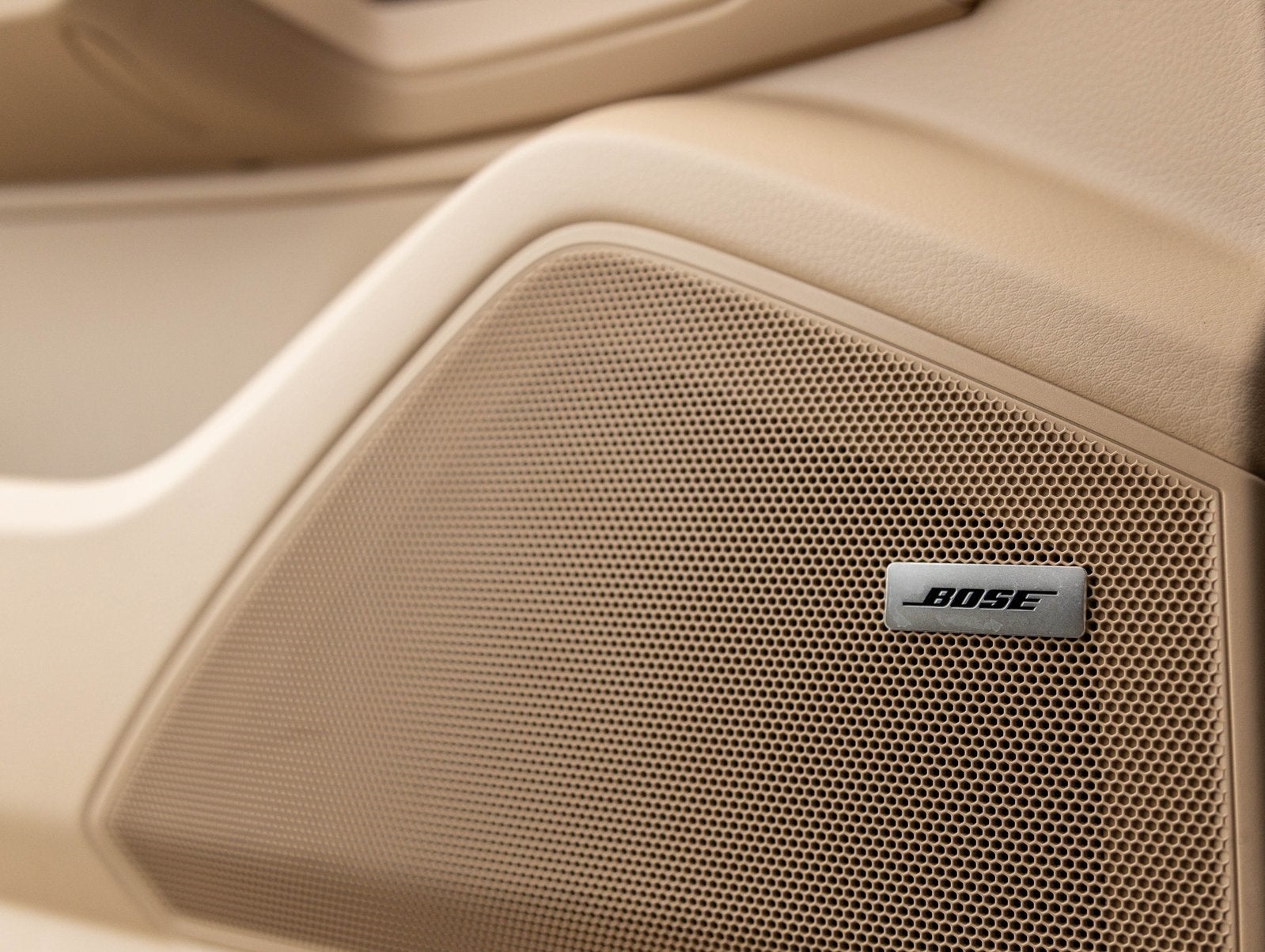 2022 Porsche Cayenne Cayenne Platinum Edition (MY22)