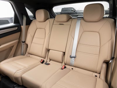 2022 Porsche Cayenne Cayenne Platinum Edition (MY22)