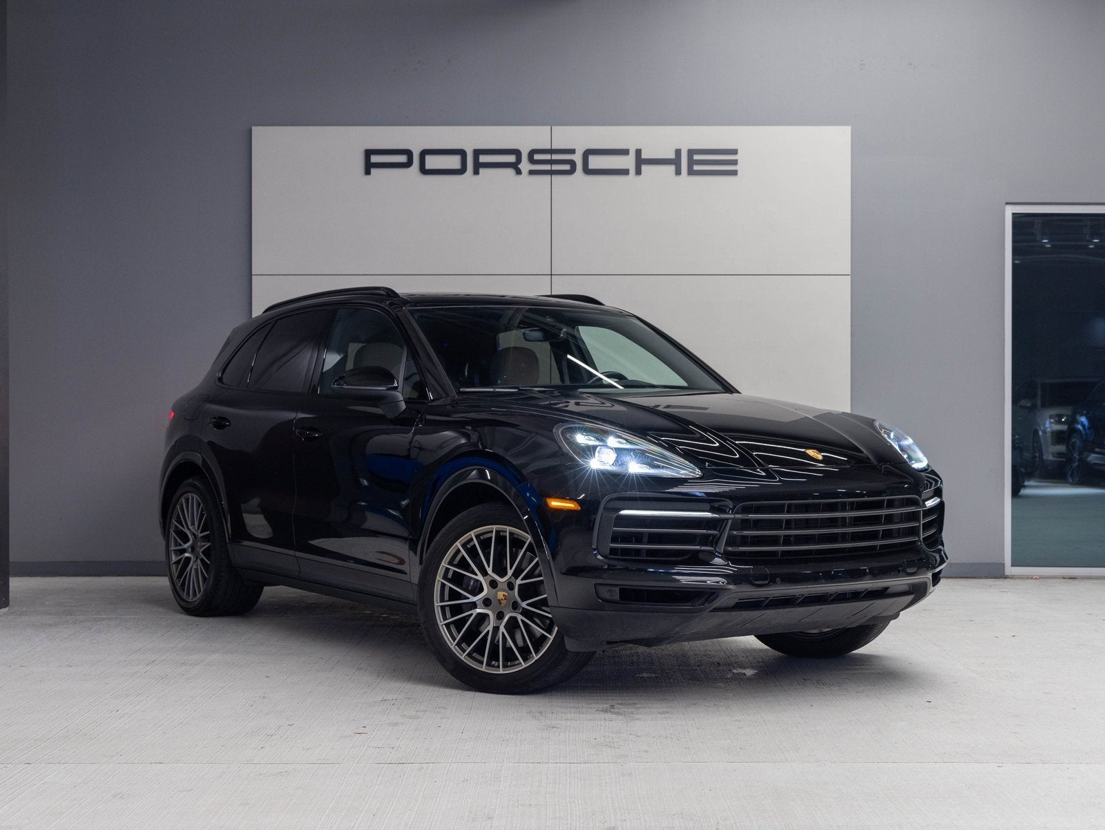 2022 Porsche Cayenne Cayenne Platinum Edition (MY22)