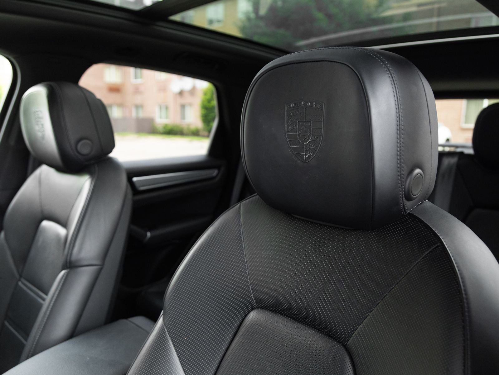 2023 Porsche Cayenne Cayenne Platinum Edition (MY23)