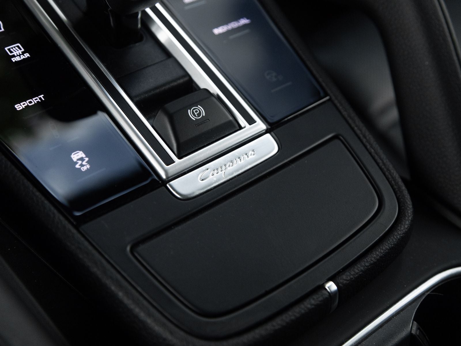 2023 Porsche Cayenne Cayenne Platinum Edition (MY23)