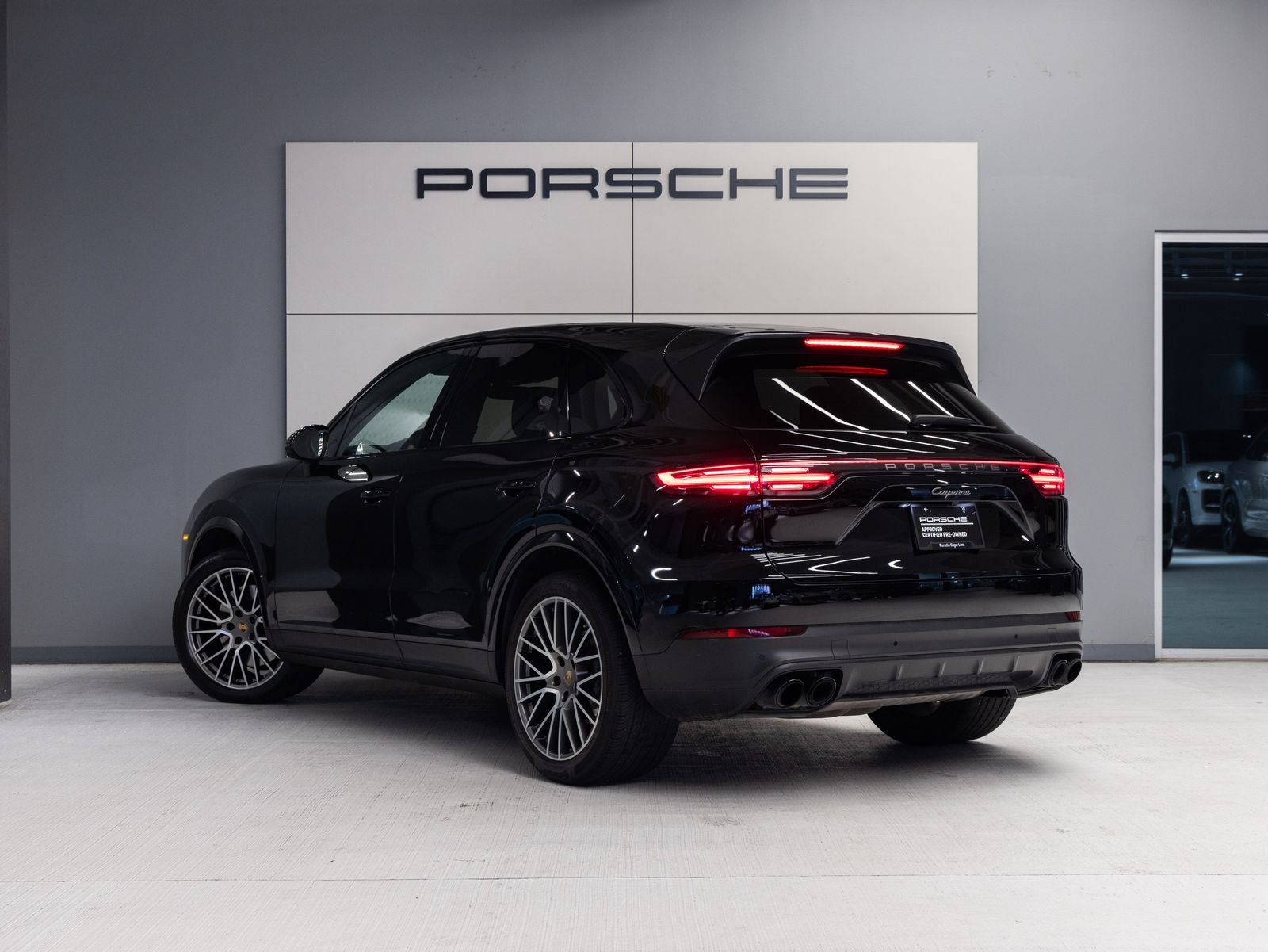 2023 Porsche Cayenne Cayenne Platinum Edition (MY23)