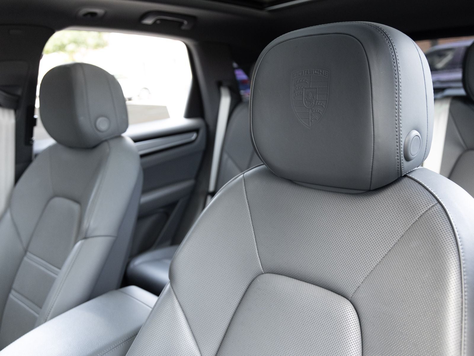 2023 Porsche Cayenne Cayenne Platinum Edition (MY23)