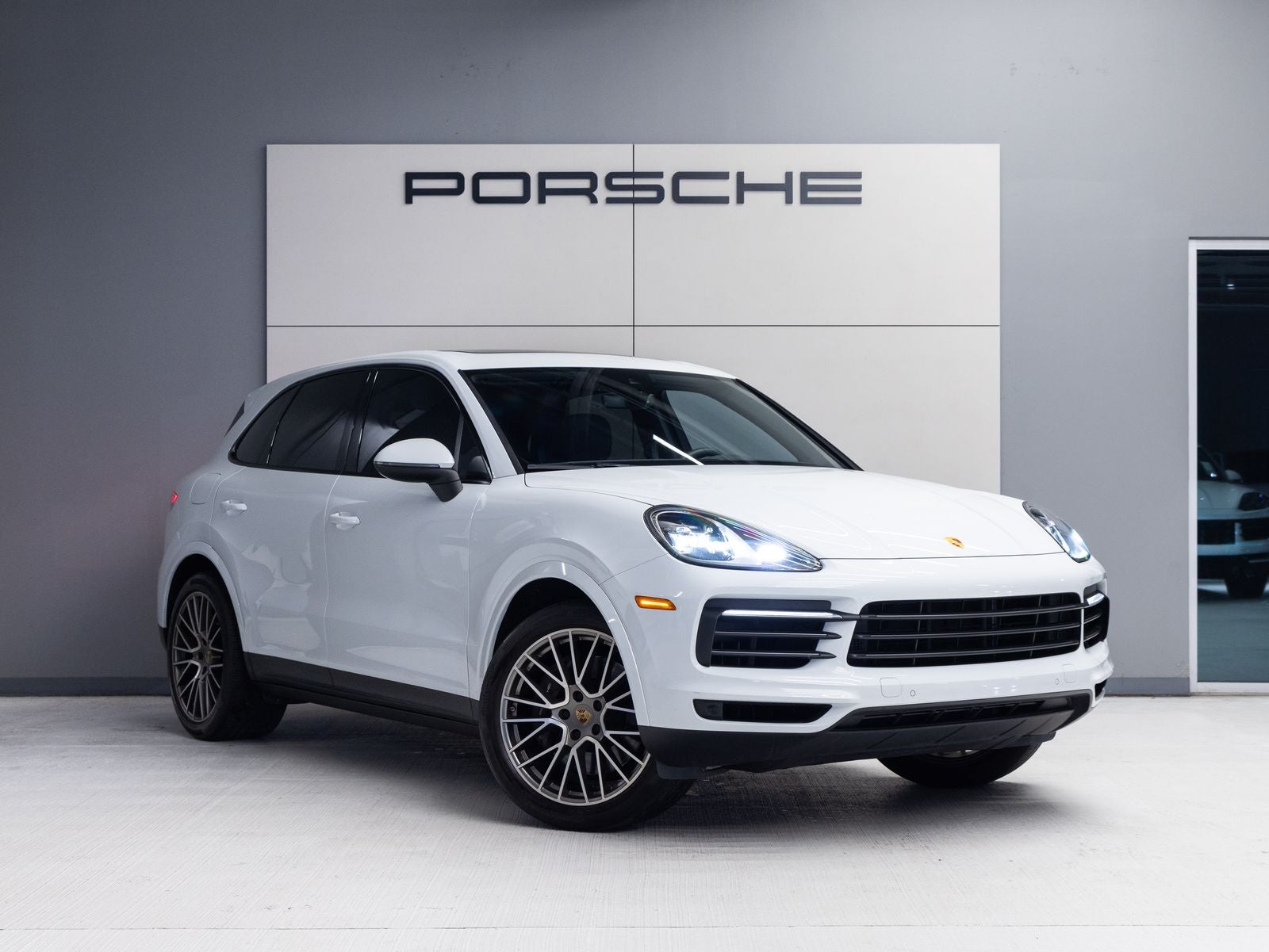 2023 Porsche Cayenne Cayenne Platinum Edition (MY23)