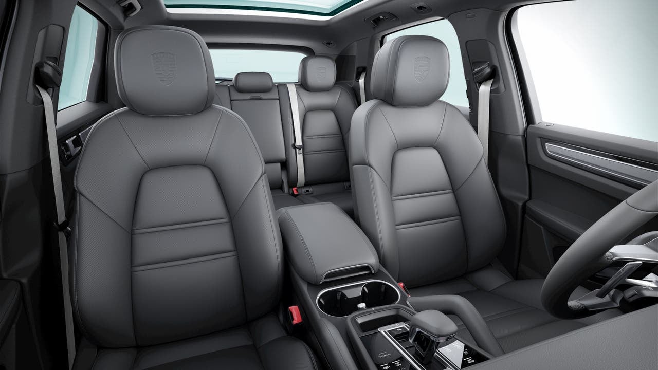 2023 Porsche Cayenne Platinum Edition