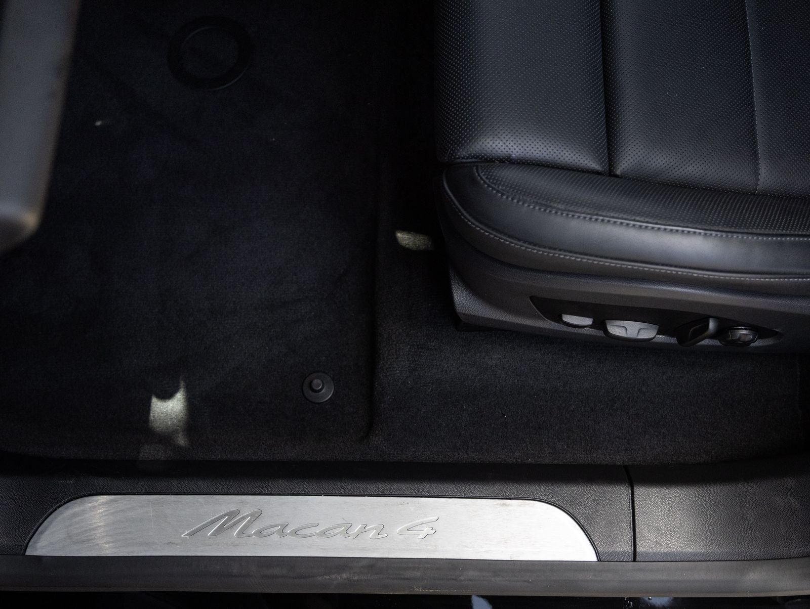 2025 Porsche Macan Macan 4 Electric