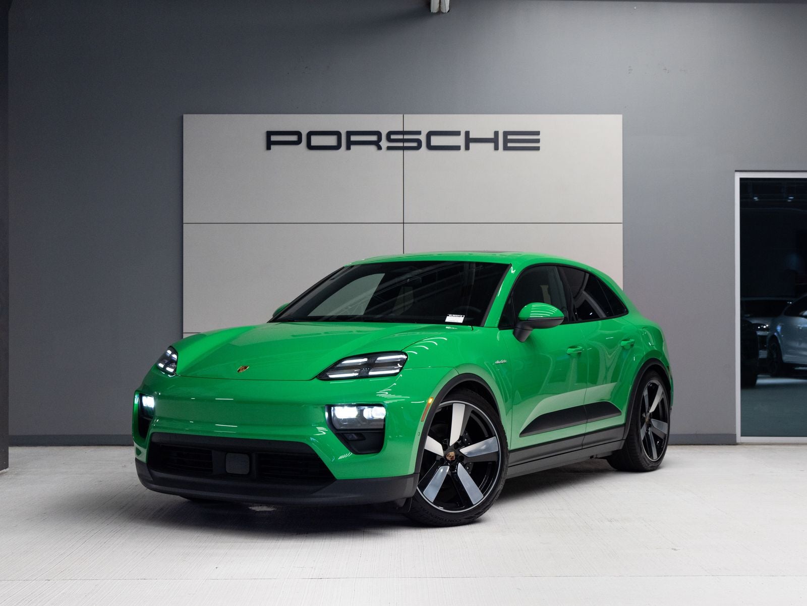 2025 Porsche Macan 4 Electric