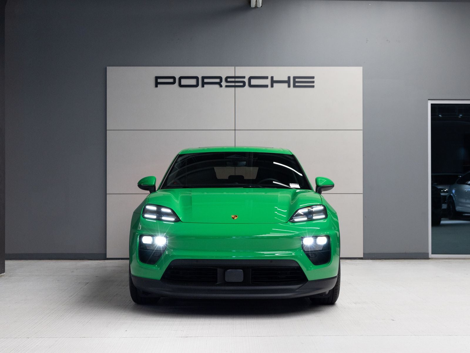 2025 Porsche Macan 4 Electric