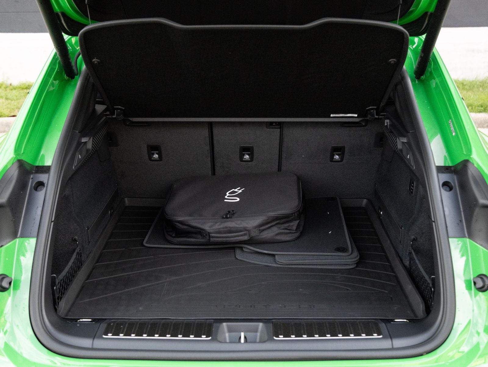 2025 Porsche Macan 4 Electric