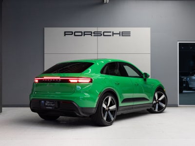 2025 Porsche Macan 4 Electric