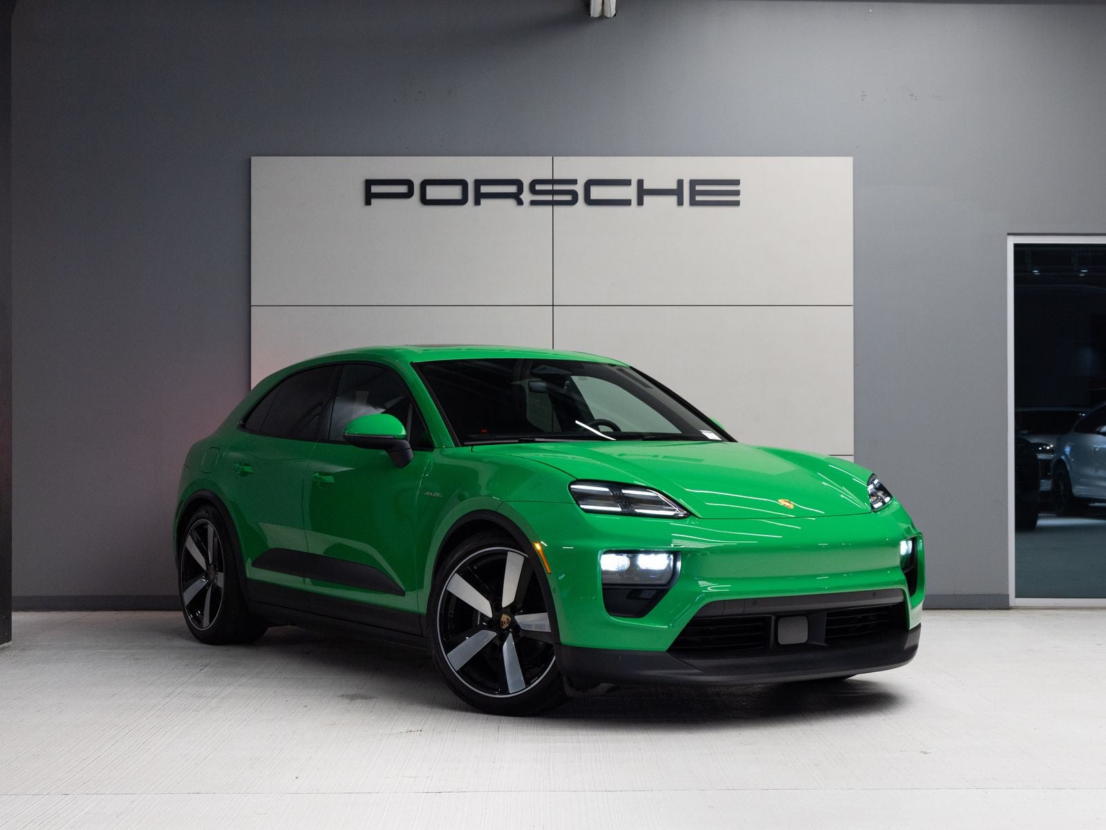 2025 Porsche Macan 4 Electric