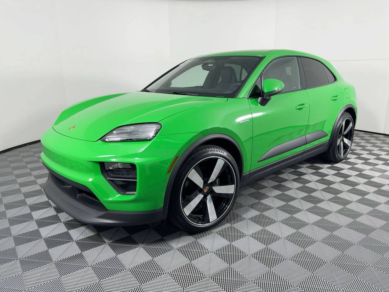 2025 Porsche Macan 4 Electric