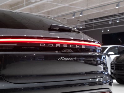 2026 Porsche Macan Macan 4 Electric