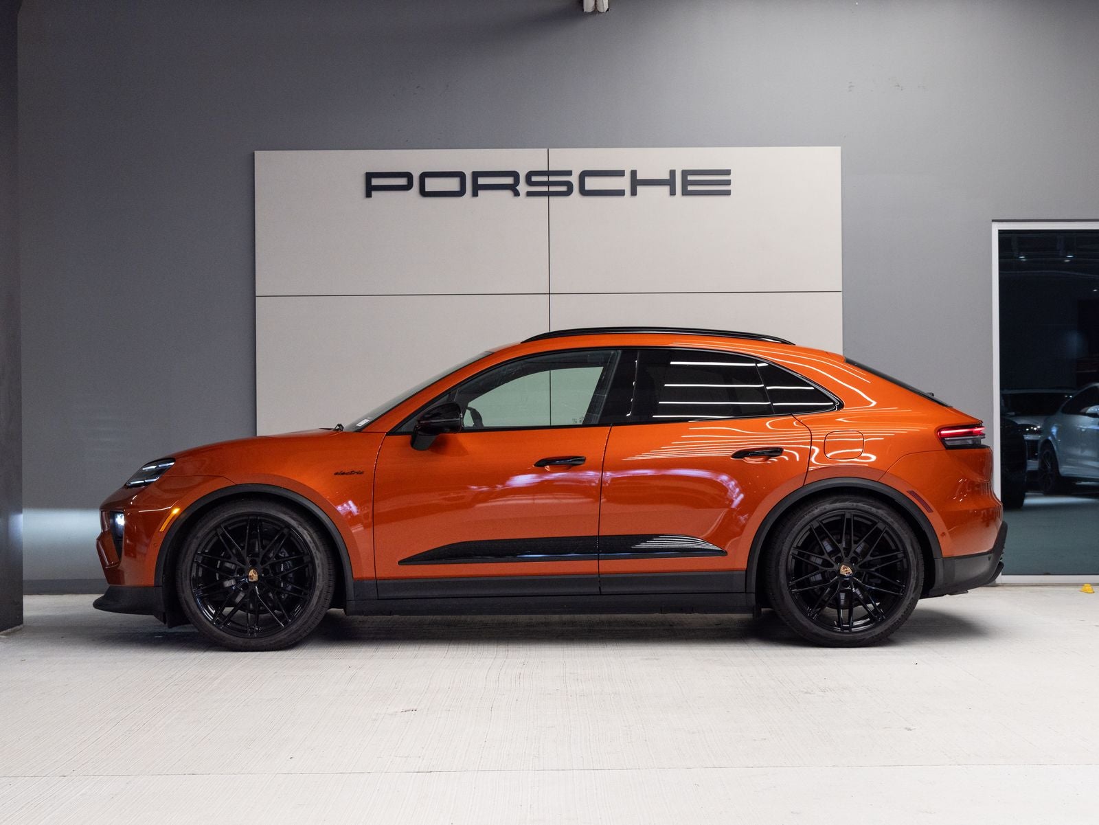 2025 Porsche Macan 4 Electric