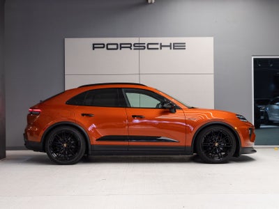 2025 Porsche Macan 4 Electric